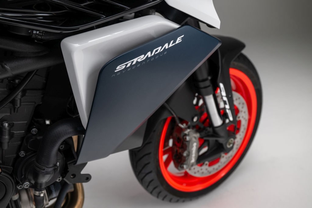 Benelli TRK 902 Stradale